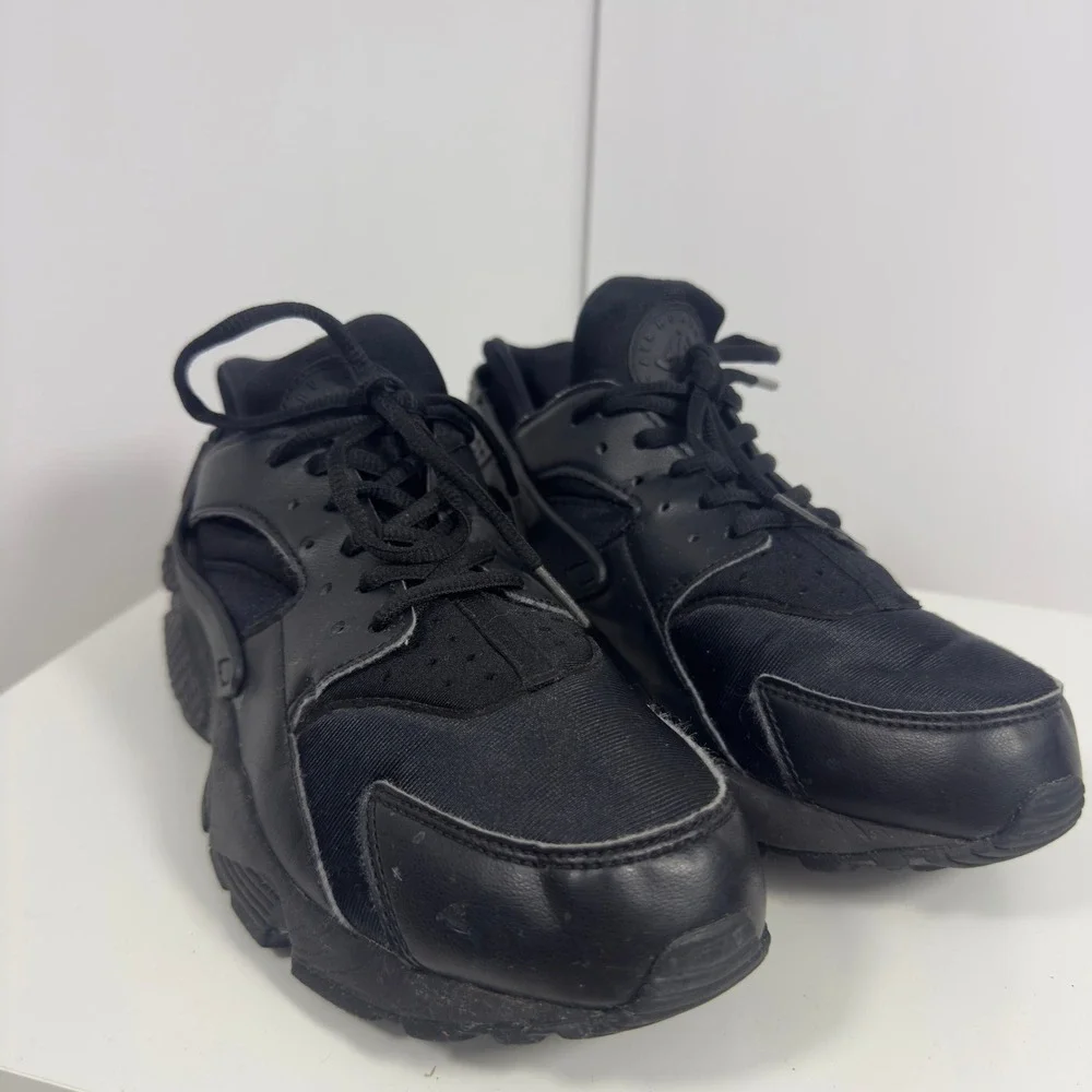Nike Air Huarache Run Women Size 10 Triple Black Athletic Running Shoes Sneakers
